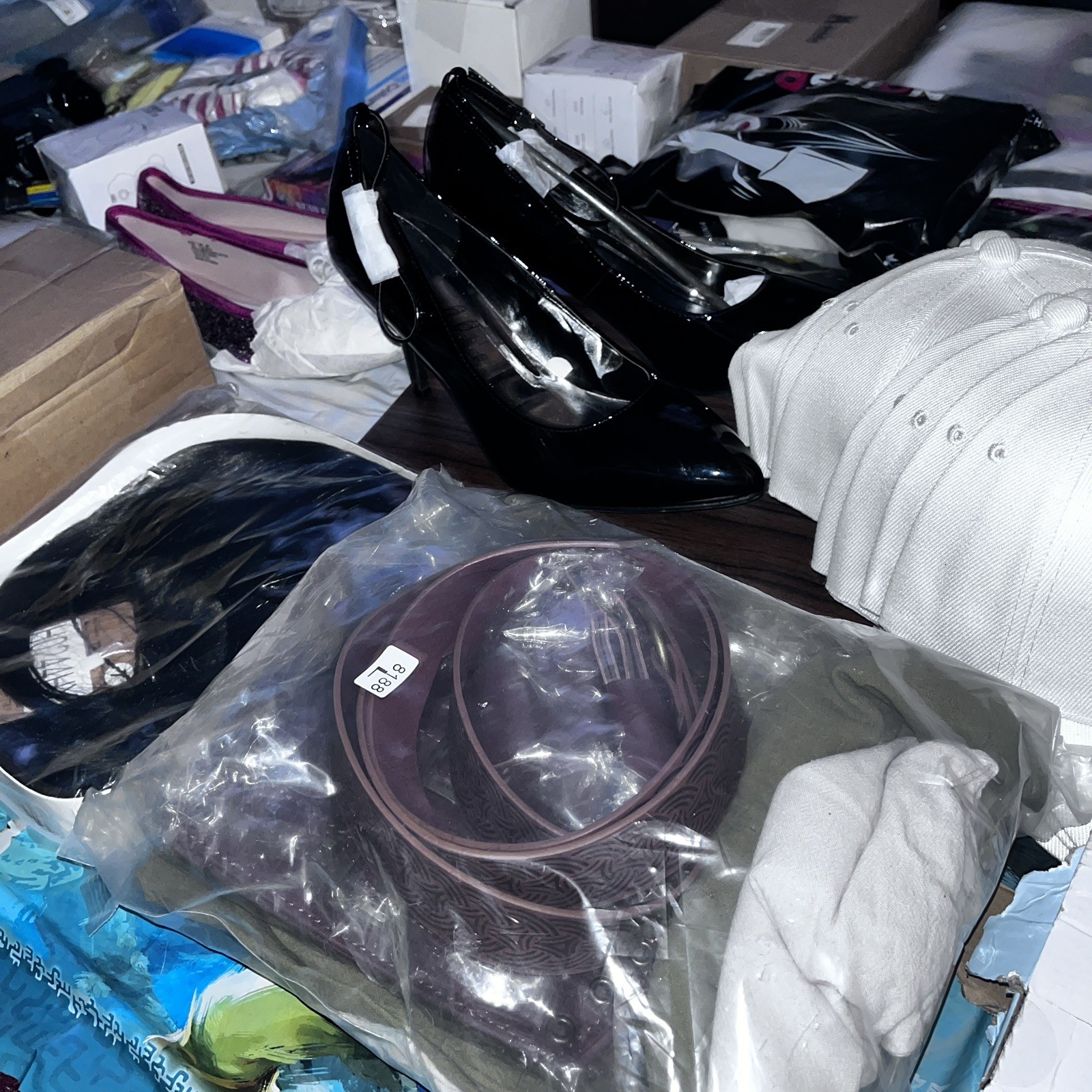 Amazon Liquidation Wholesale Overstock & Returns Mixed Lot Merchandise Box