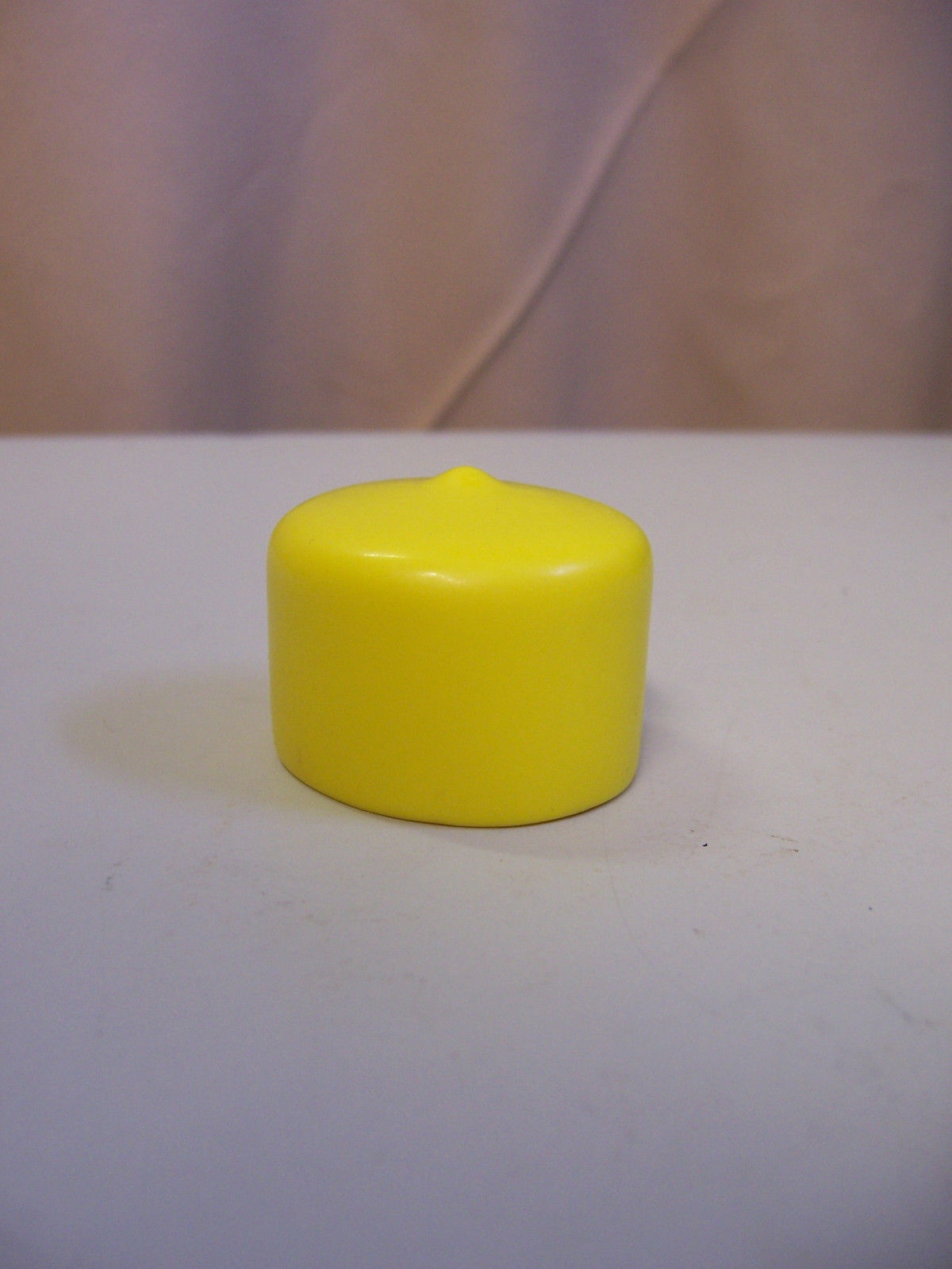 REPLACEMENT SAFETY YELLOW RUBBER FEET CUP for speaker stand ULTIMATE 1.5″ around