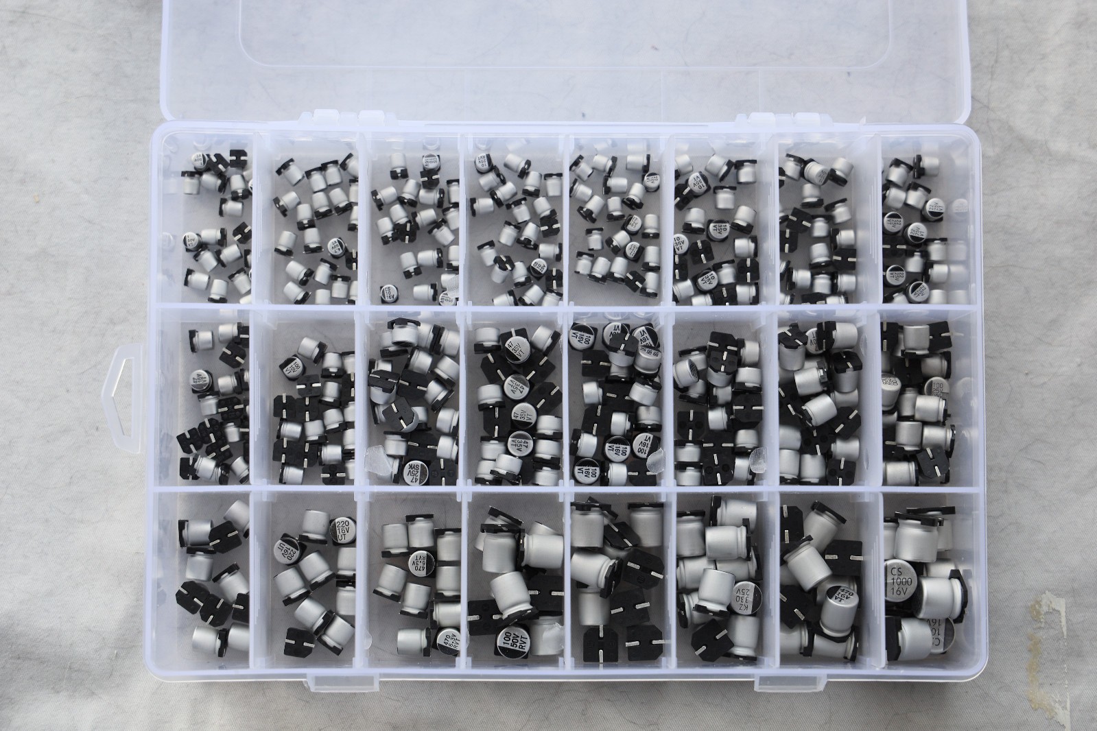 New resistors(47) and capacitors(see photo):