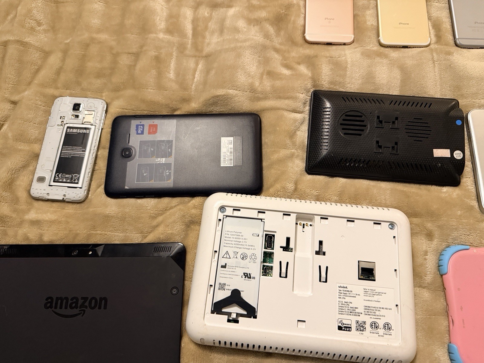 Lot Of 25x Phones and Tablets (Apple, Samsung, Amazon, etc.) 🔥🔥