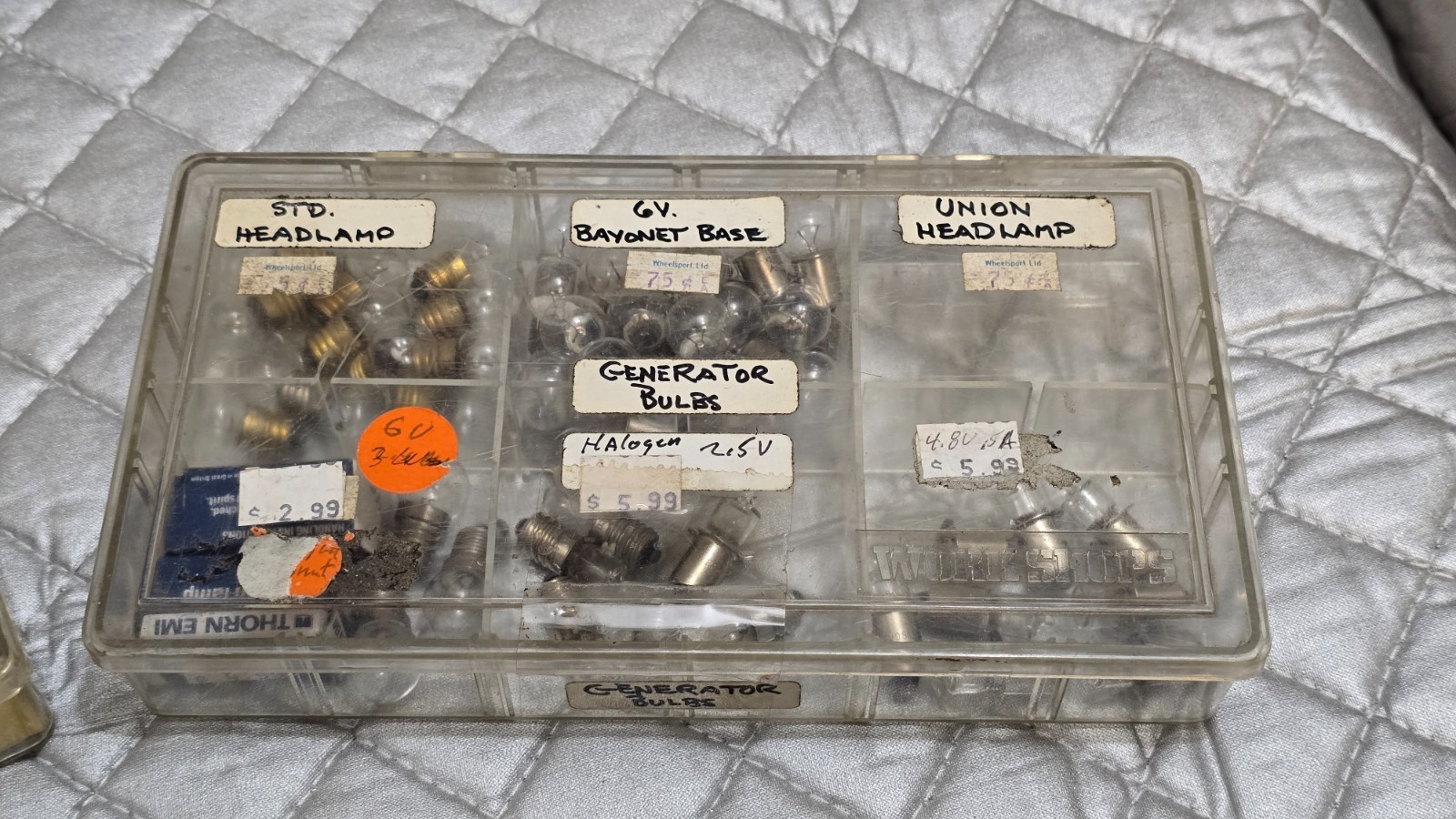 Vintage Small 6 & 8 Volt Light Bulbs of Various Types – Lot