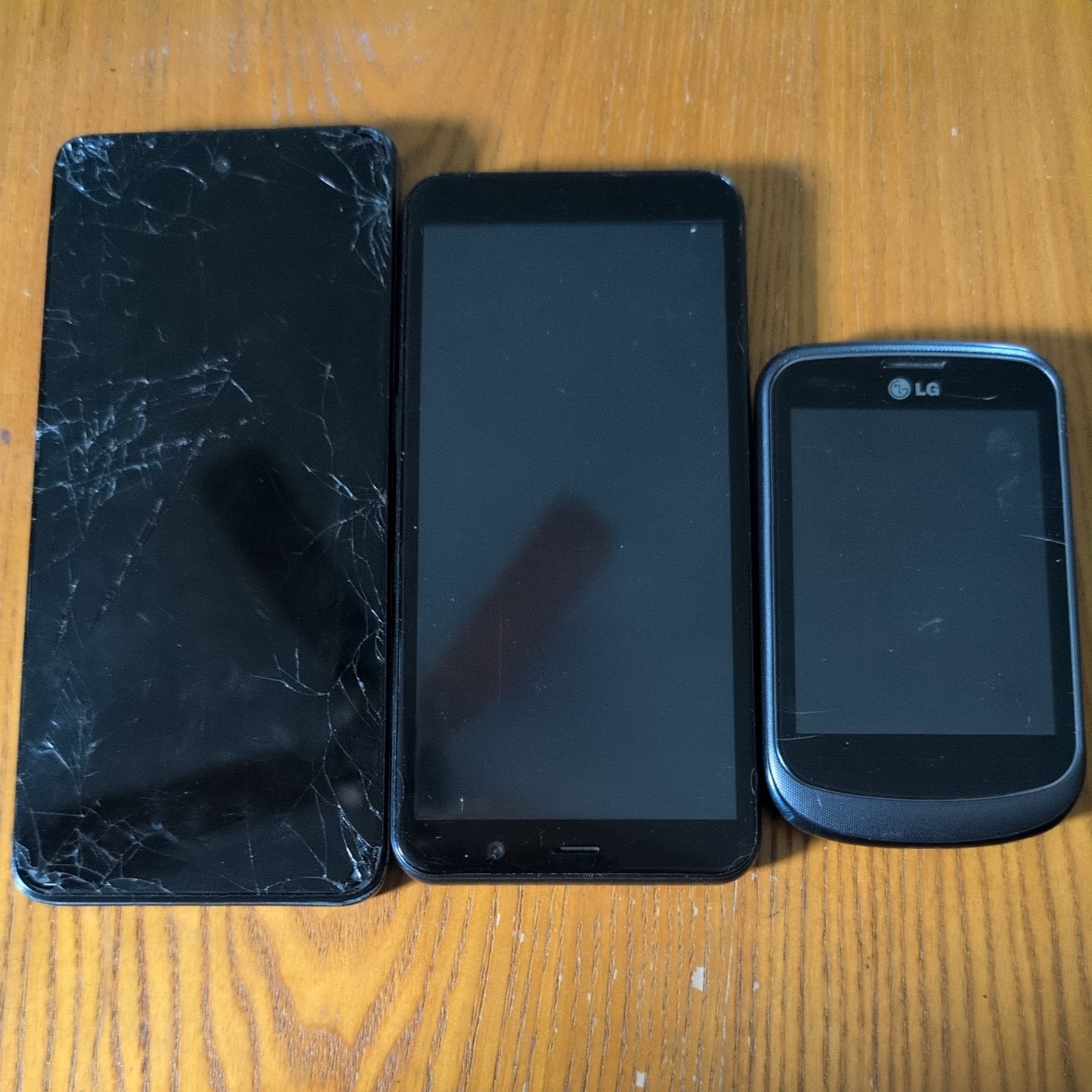 Electronic Devices, PARTS ONLY! 8 Piece Lot. Phones and Tablets