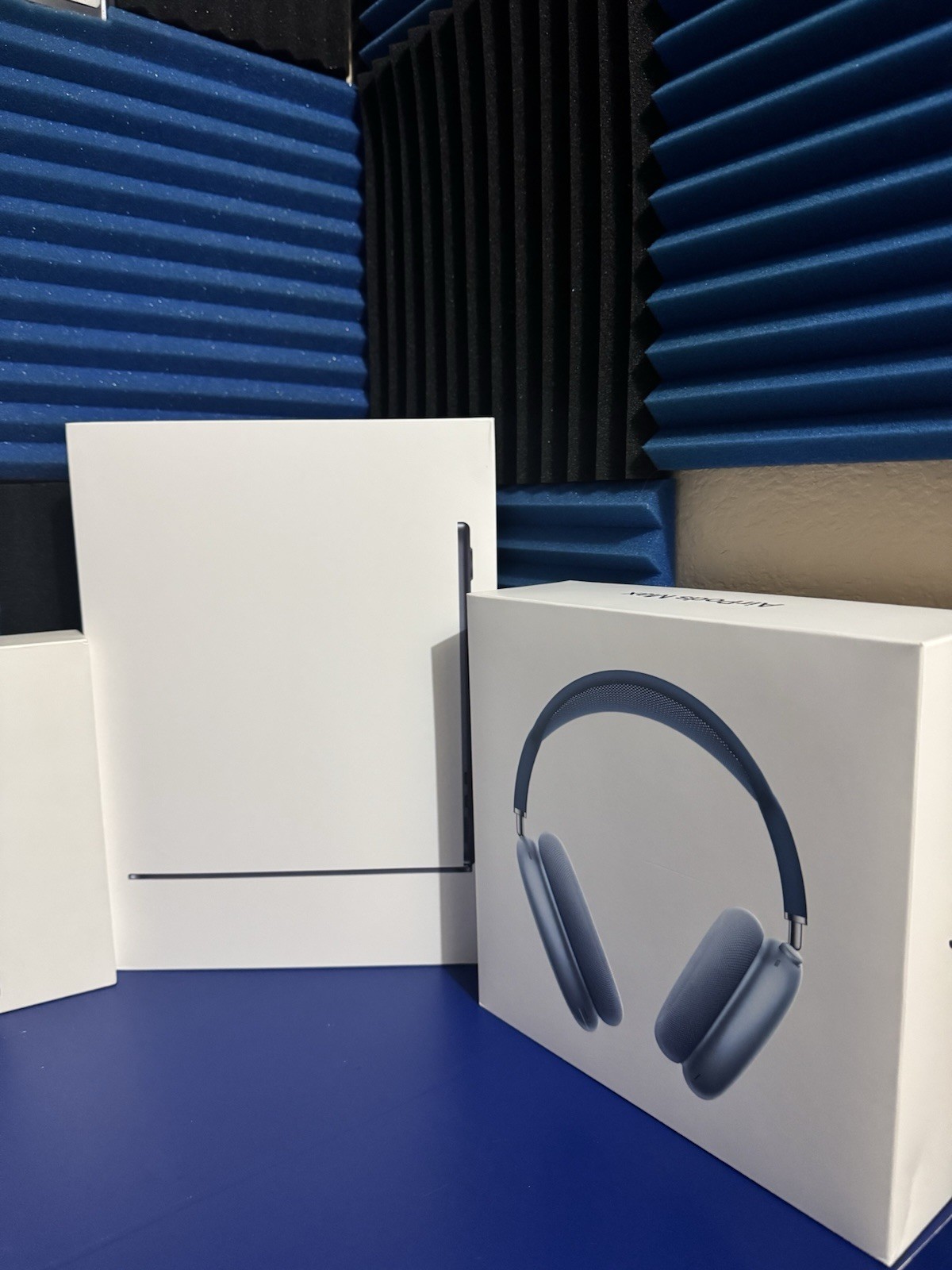 Apple Mixed Lot of 28 iPhone, iPad, Apple Watch, AirPods, iPod – Empty Boxes