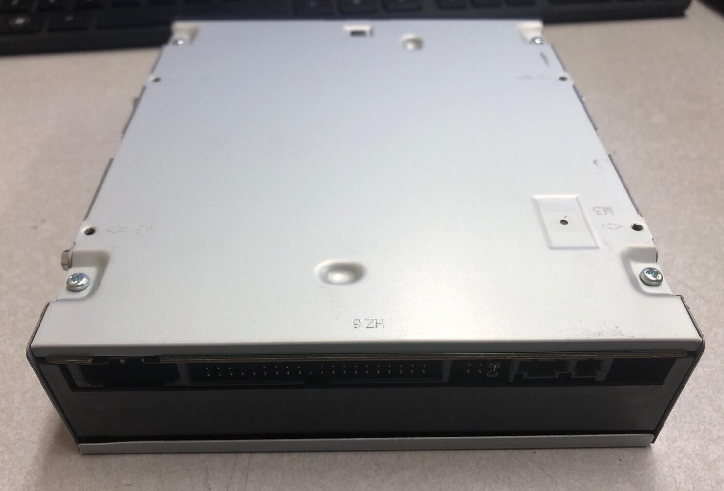 Hitachi LG Data Storage CD-ROM Drive GCR-8485B A00 VER 1.05 0CC726