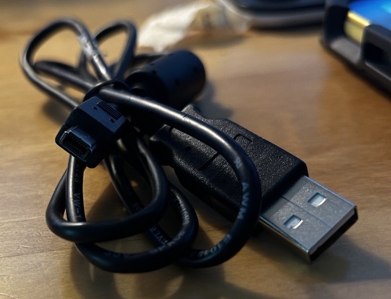 Mixed Lot Cables, Adapters & Chargers, Earbuds USB Charging Wired