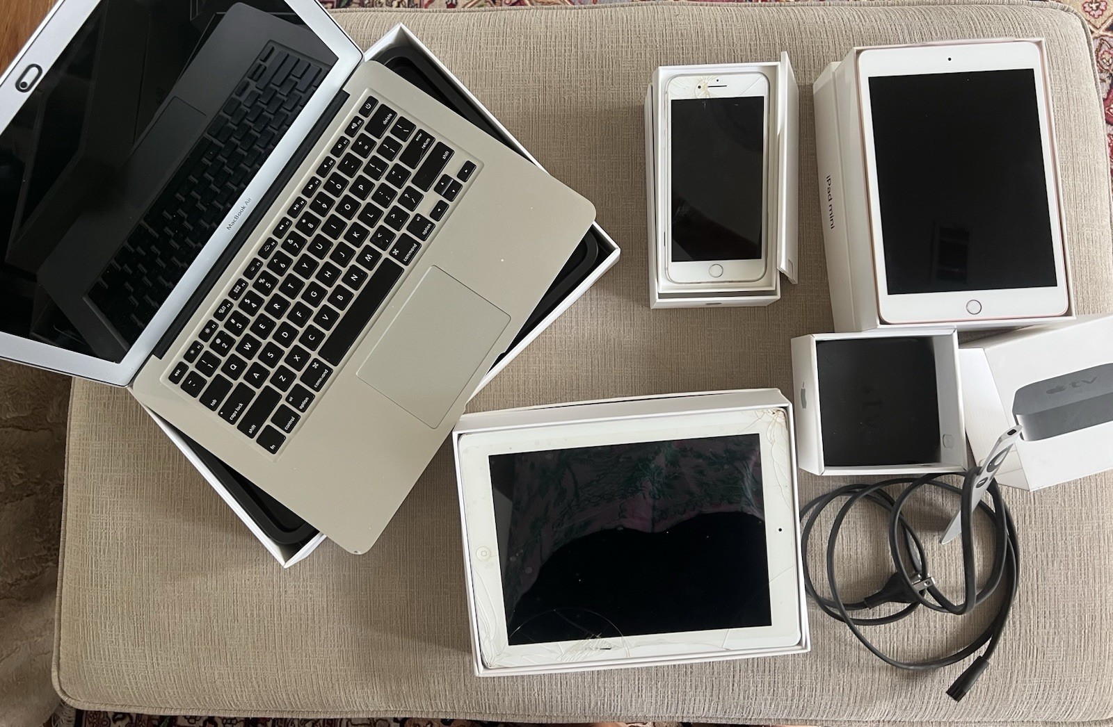 Bundle Of Used Apple Products iPhone Macbook iPad Functional Or Parts