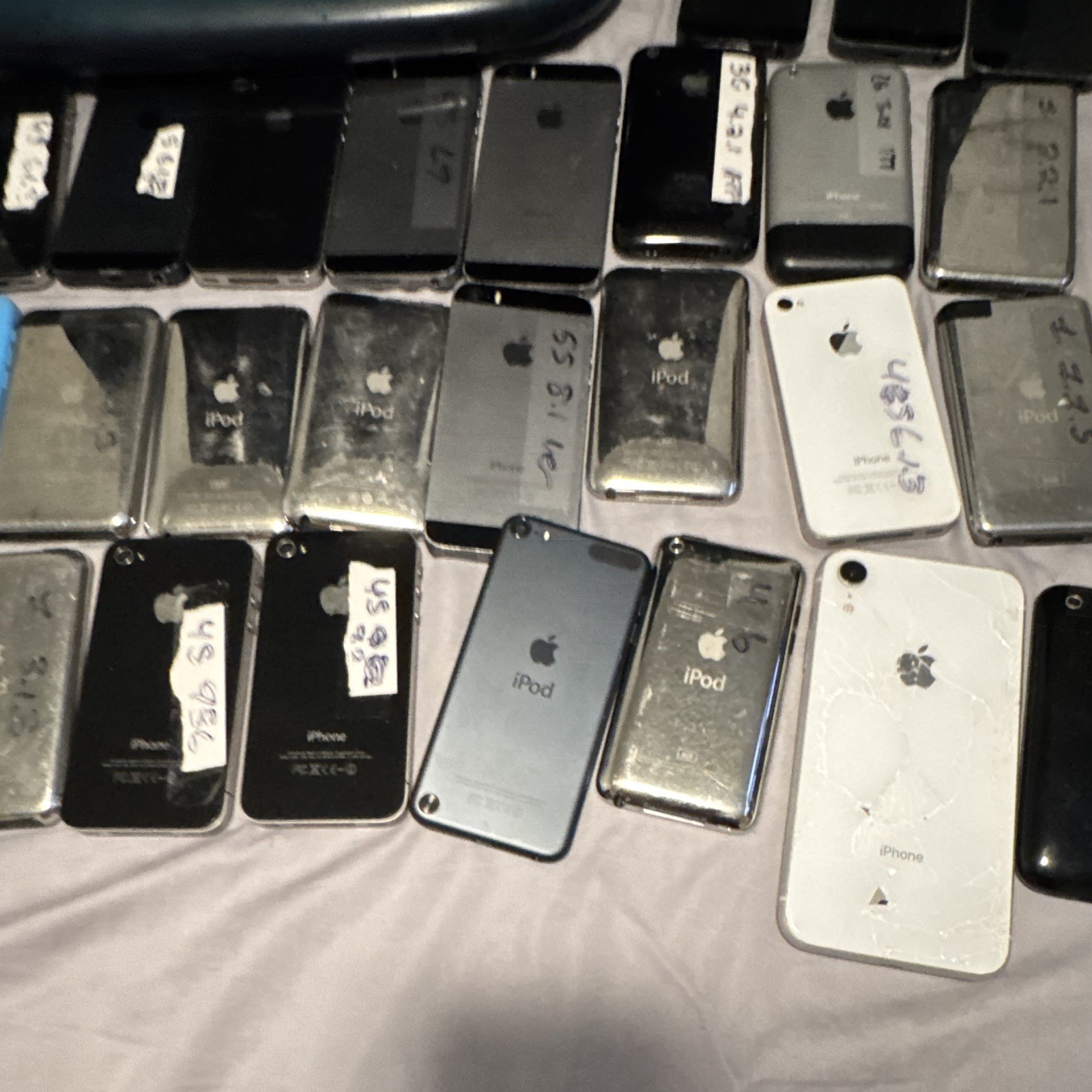 Apple Mixed Lot w/ Assorted iPhone, iPod, & other Devices.