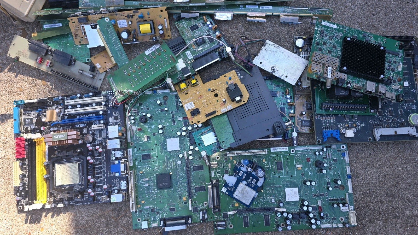 Lot 50lbs+ Scrap Gold Copper Metal Electronics Motherboards PCB Computer Parts02