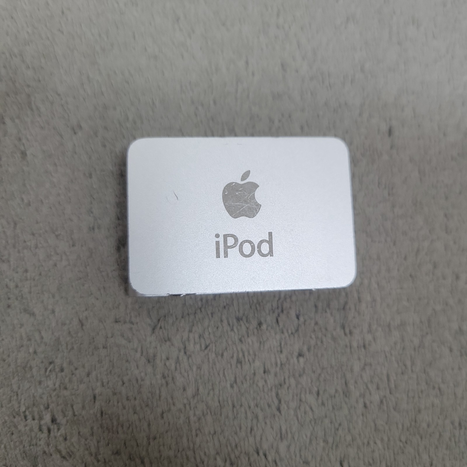 Apple iPod Shuffle 2nd Gen 1GB Silver MP3 Player A1204 Works Great 3+ Hour