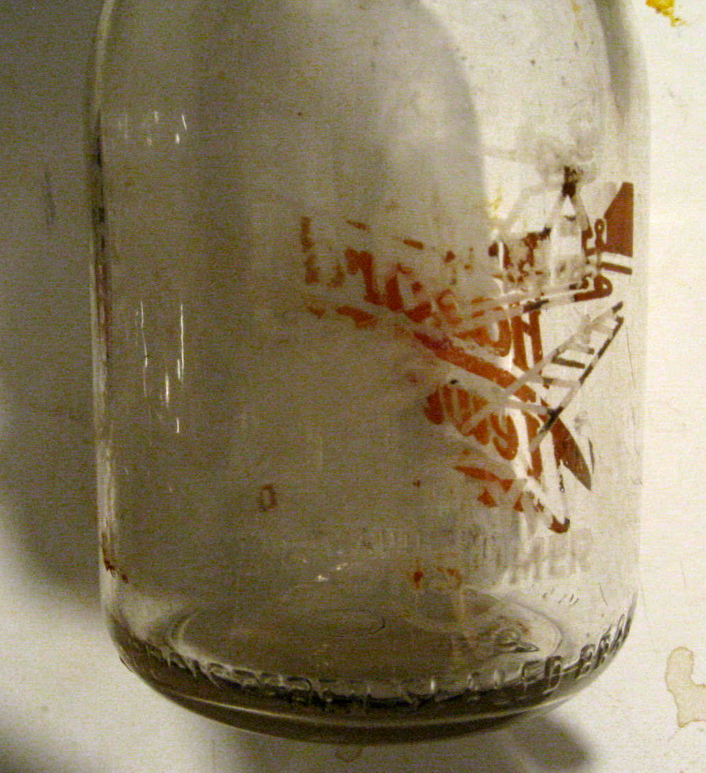 ANTIQUE HAZARD LEWIS FARMS DAIRY GLASS HALF PINT BOTTLE Binghamton vestal ny