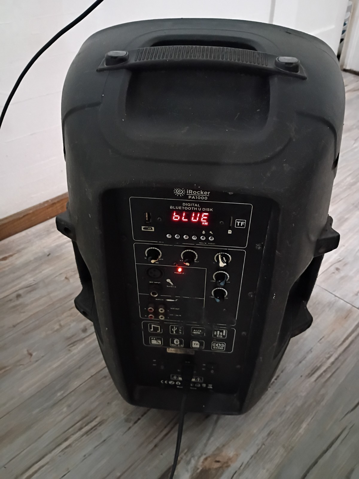 Electronic radio speakers different sizes and brands