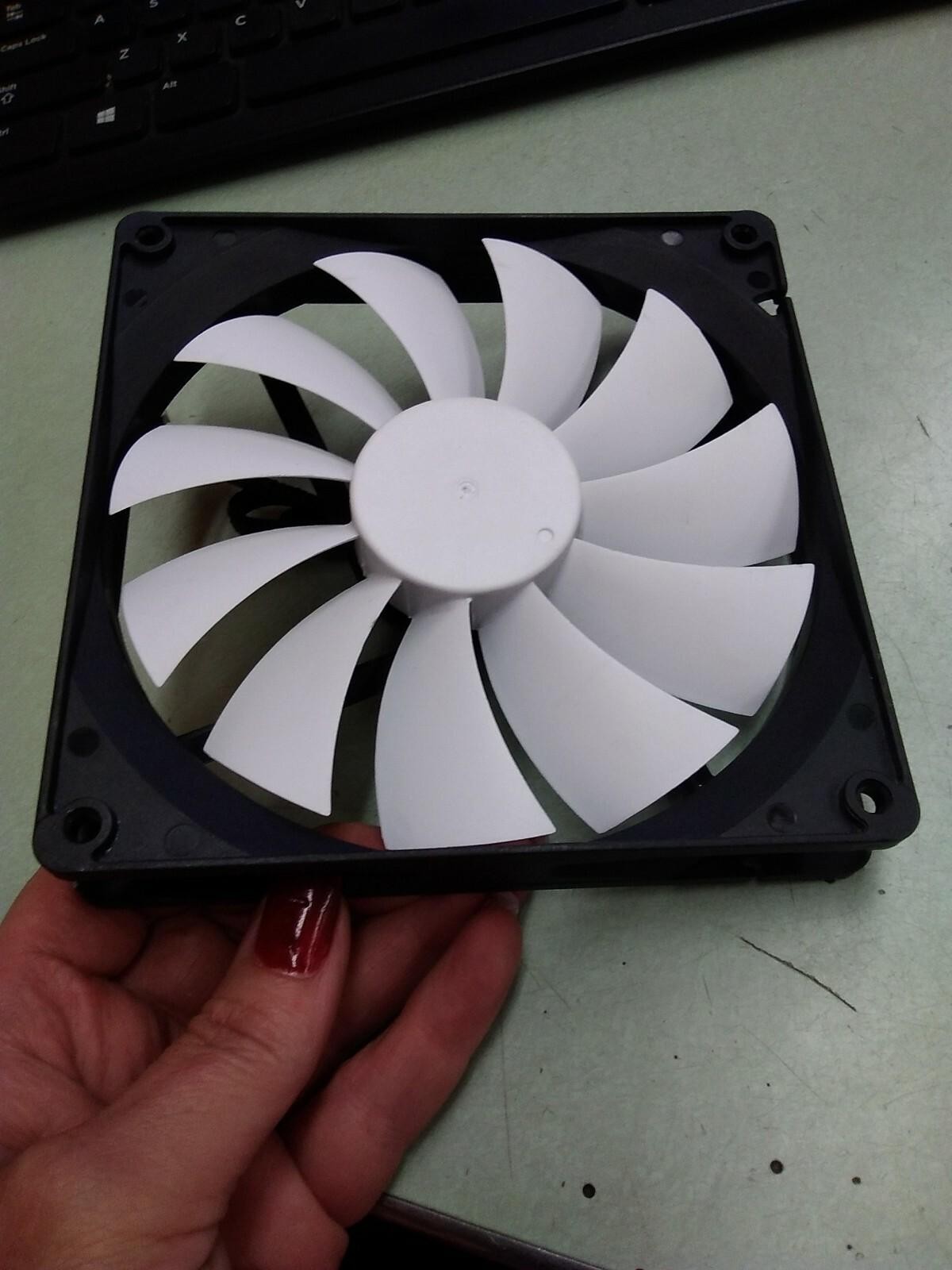 Fractal Design Silent Series R2 140mm Cooling Fan FD-FAN-SSR2-140