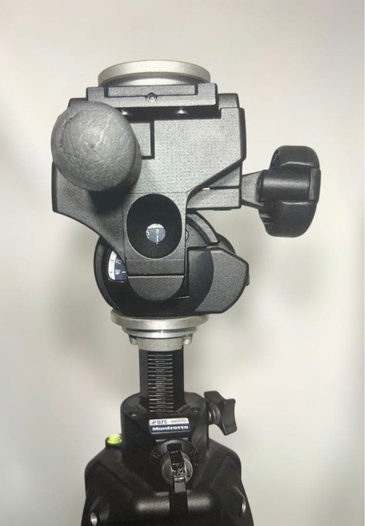 Manfrotto Geared Head *400 Tripod 075B