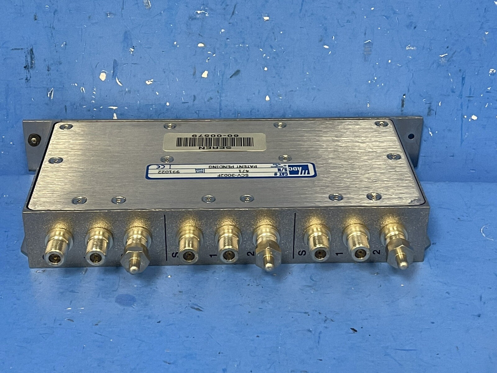 ADC RF WORX SCV-3002F / DC 5-1000 MHz 2:1 S/C SPLITTER