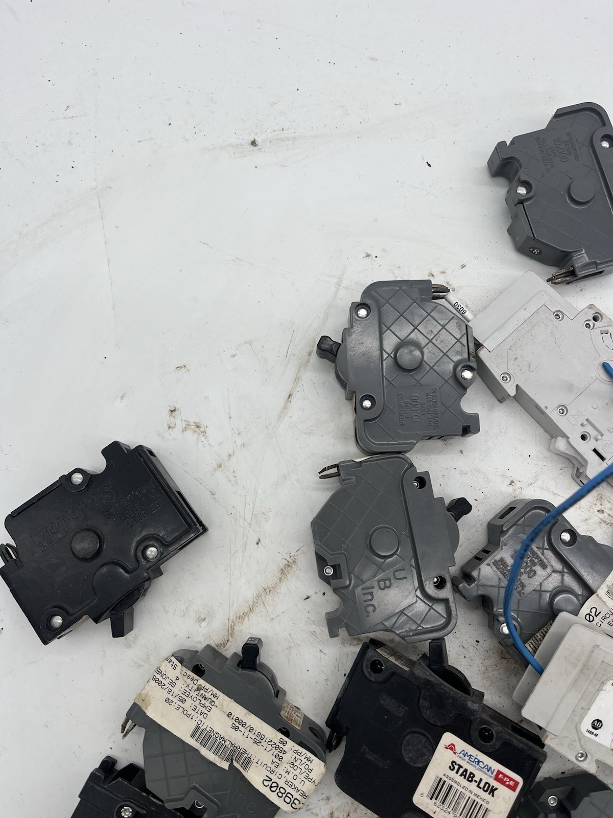 Misc Electronics (UNTESTED) INCLUDES AB1489-M, AMERICAN STAB-LOK, UBIF-20N