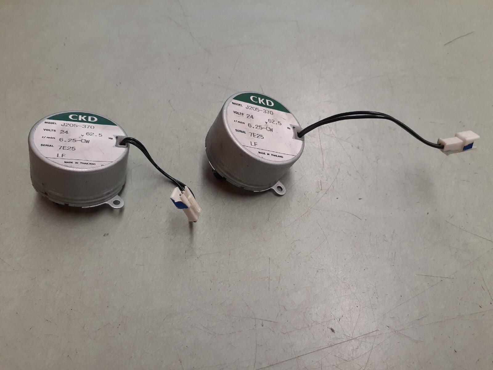 (2) CKD Timer Motor J205-370 6.25-CW 24VAC Serial: 7E25