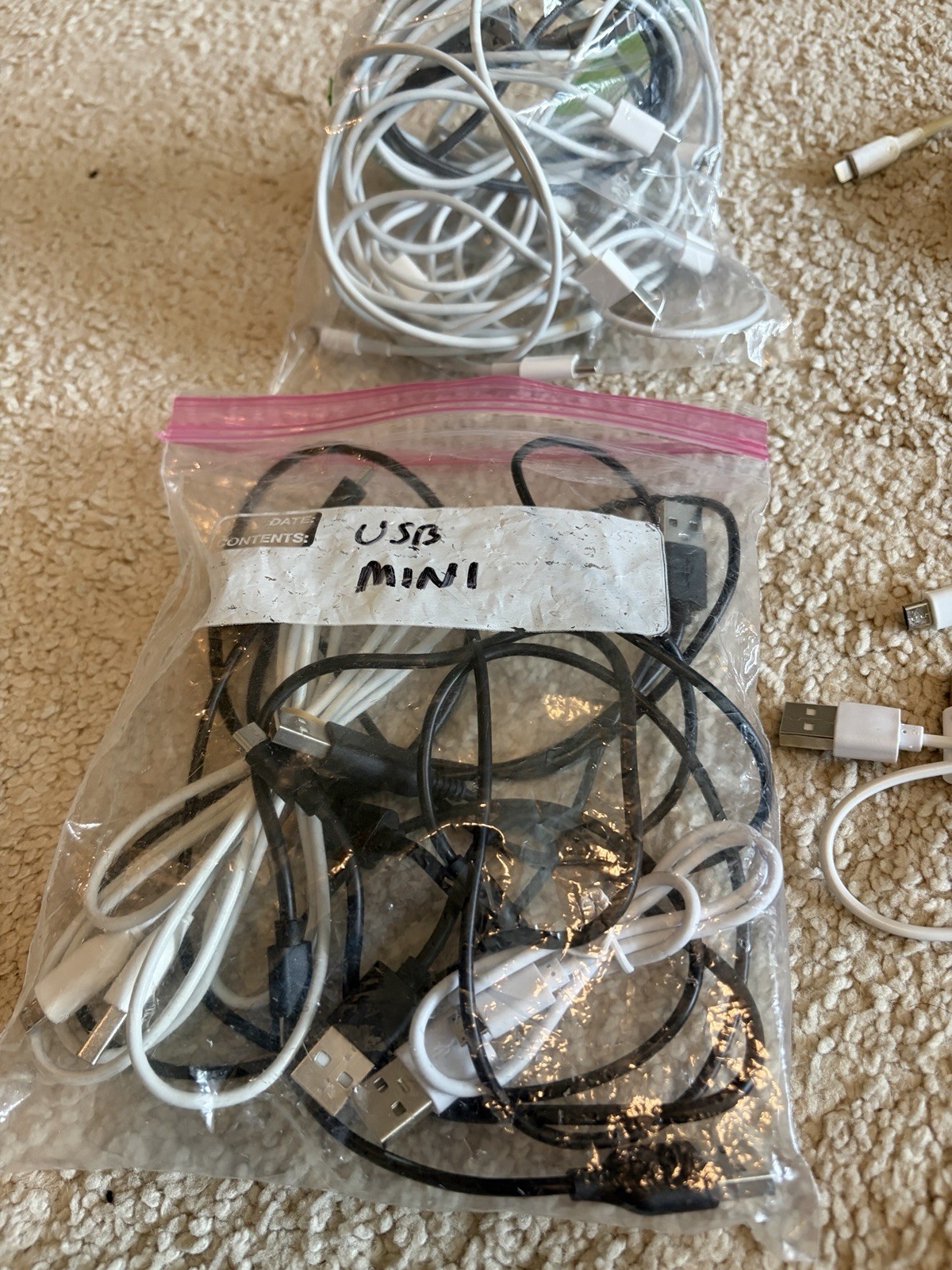 Lot of Assorted Apple/Anker products, Chargers, Cables, Earbuds All UNTESTED