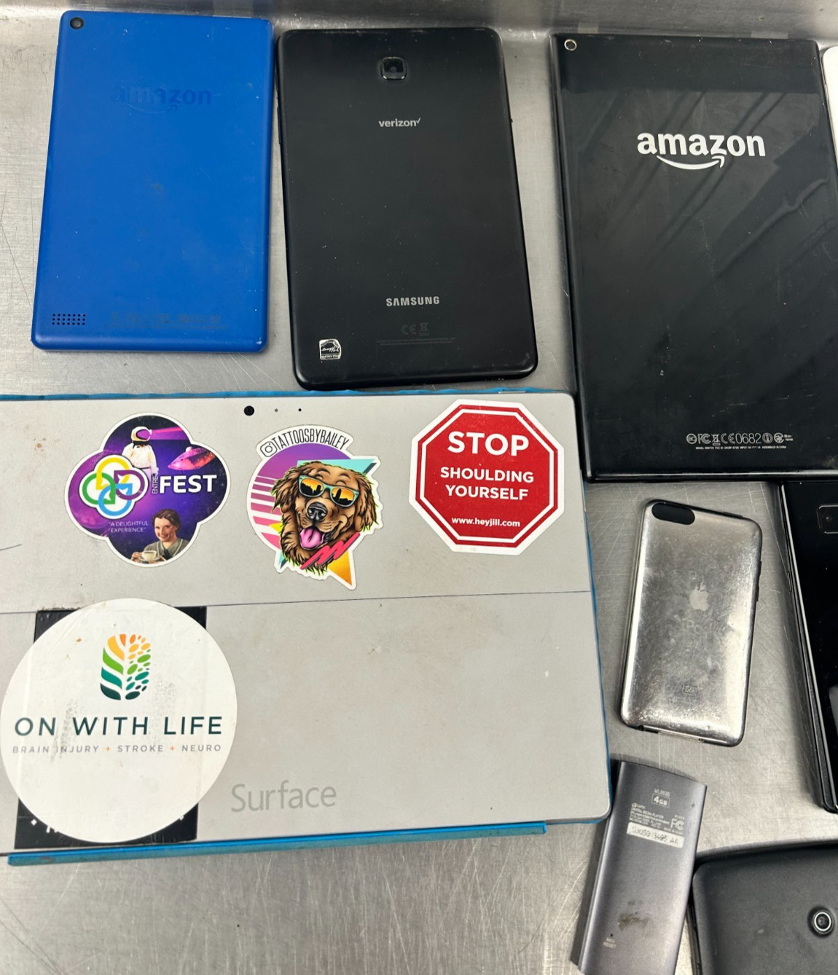 Mixed Lot of Tablets & Others Nook Apple Ipad Samsung Surface Amazon
