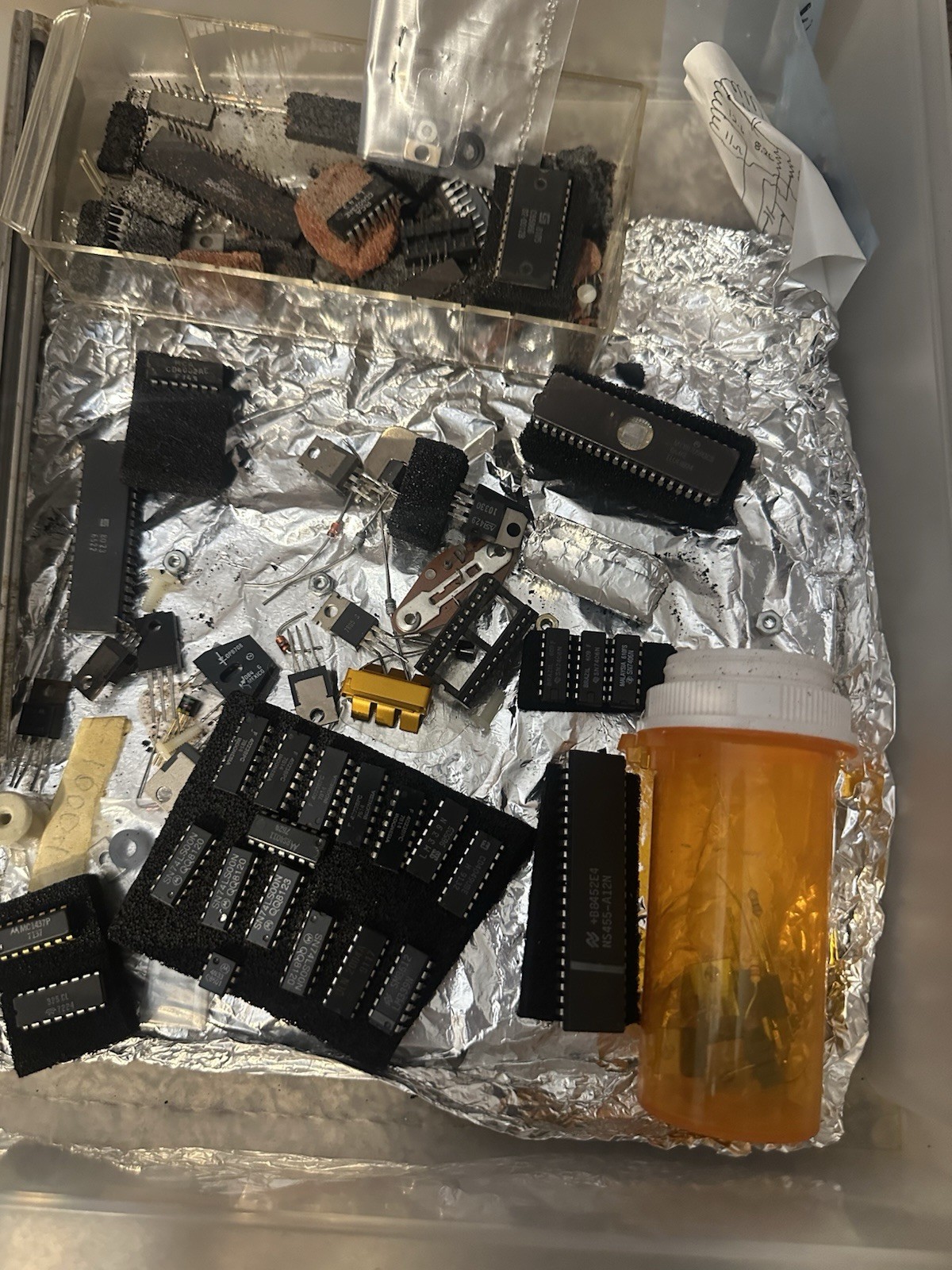 Motorola TI RCA Sony National Semi Electronic Components Mixed Lot MC33030P NOS