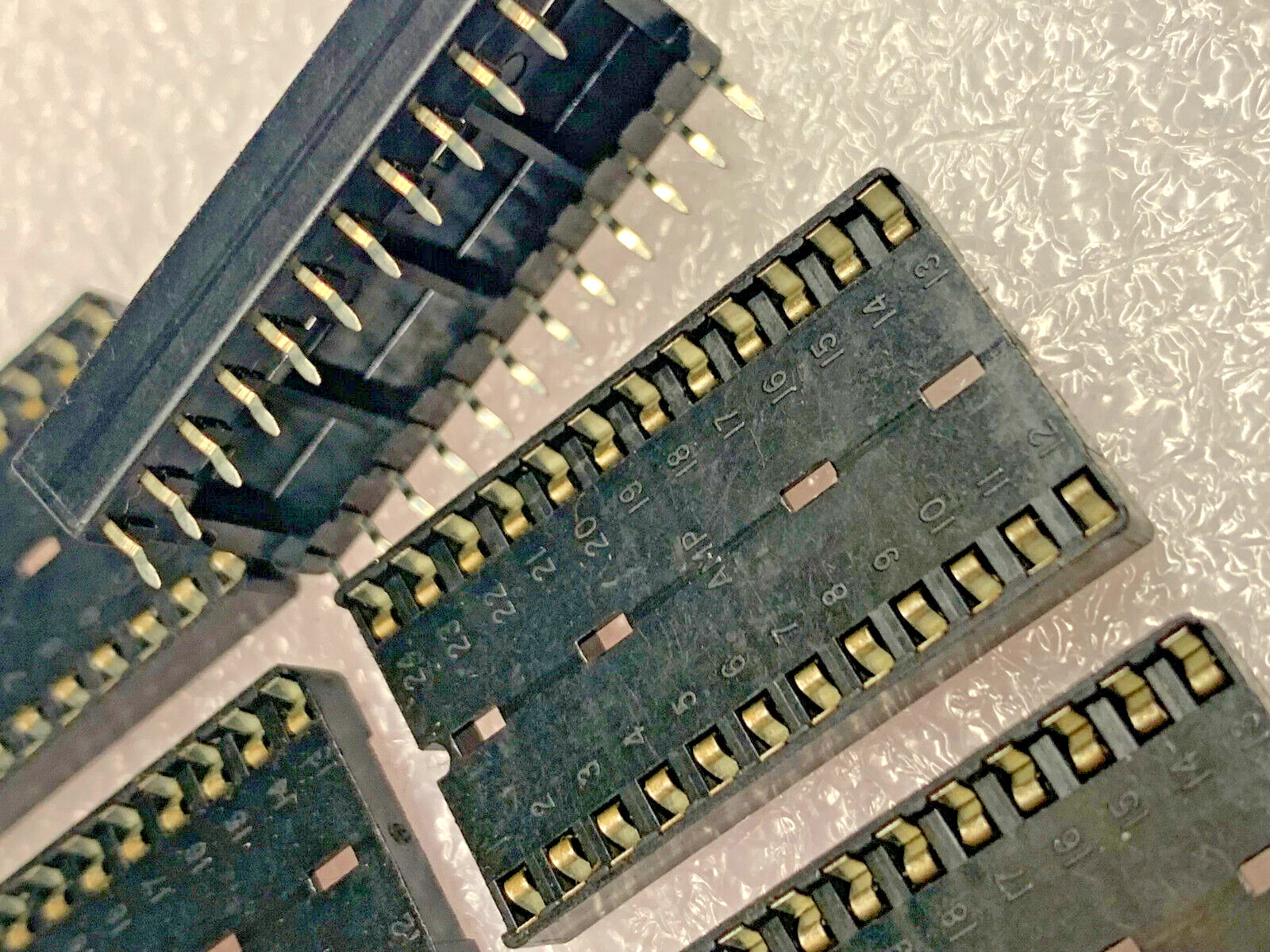 Amp 24 Pin Wide DIP IC Socket, 11/16″W X 1-1/8″L, lot of 6