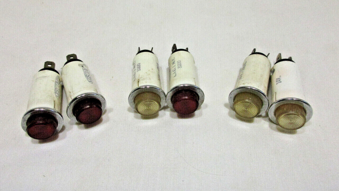 (2) LEECRAFT Series 32 “Snaplites” 14V, Flat Cylinder Lens, Red or White