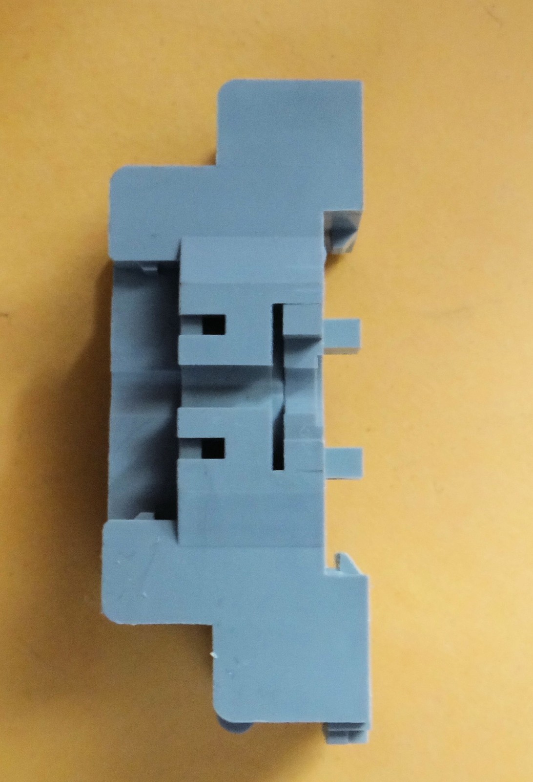 IDEC SY2S-05 7A 300V 8 Pin Relay Socket