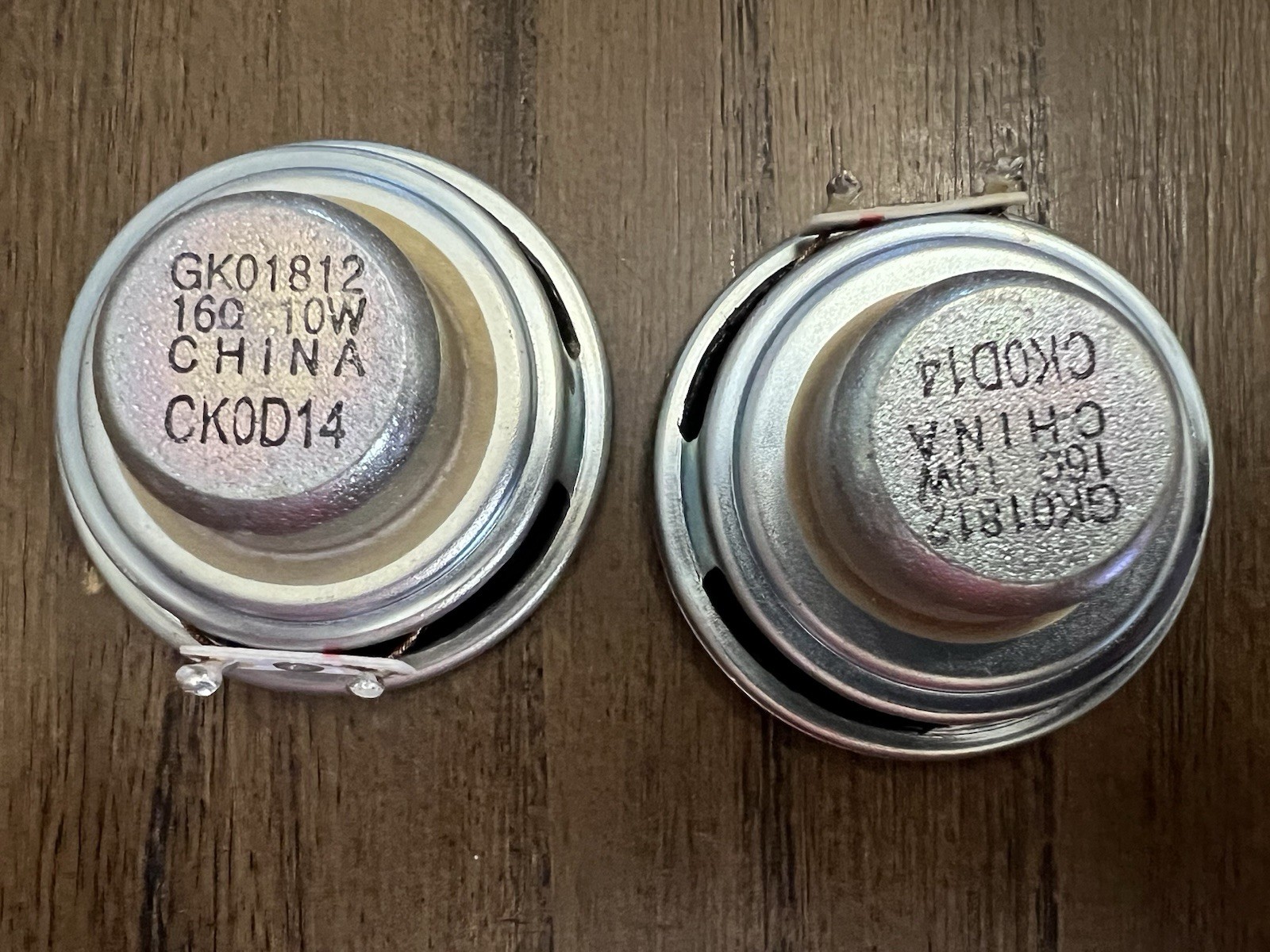 NJ26271 GK01812 Speaker Set Of 2