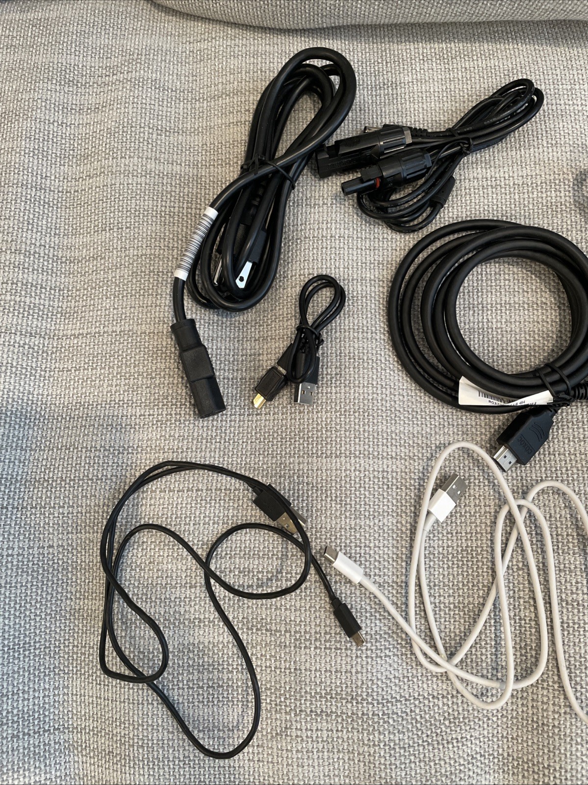 Random Lot of Electronic Cords & Cables, Etc HDMI USB + MORE !