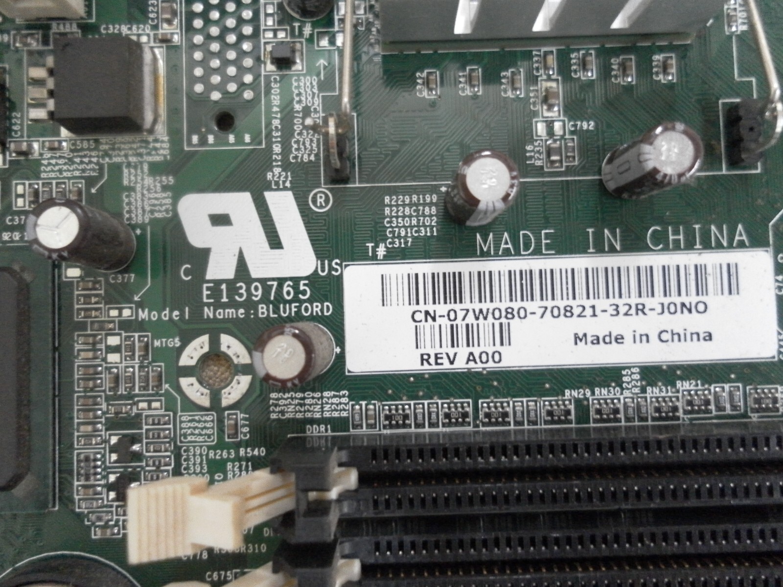 Dell Motherboard Bluford E139765 411716900011 CN-07W080 + Pentium 4 2GHz CPU