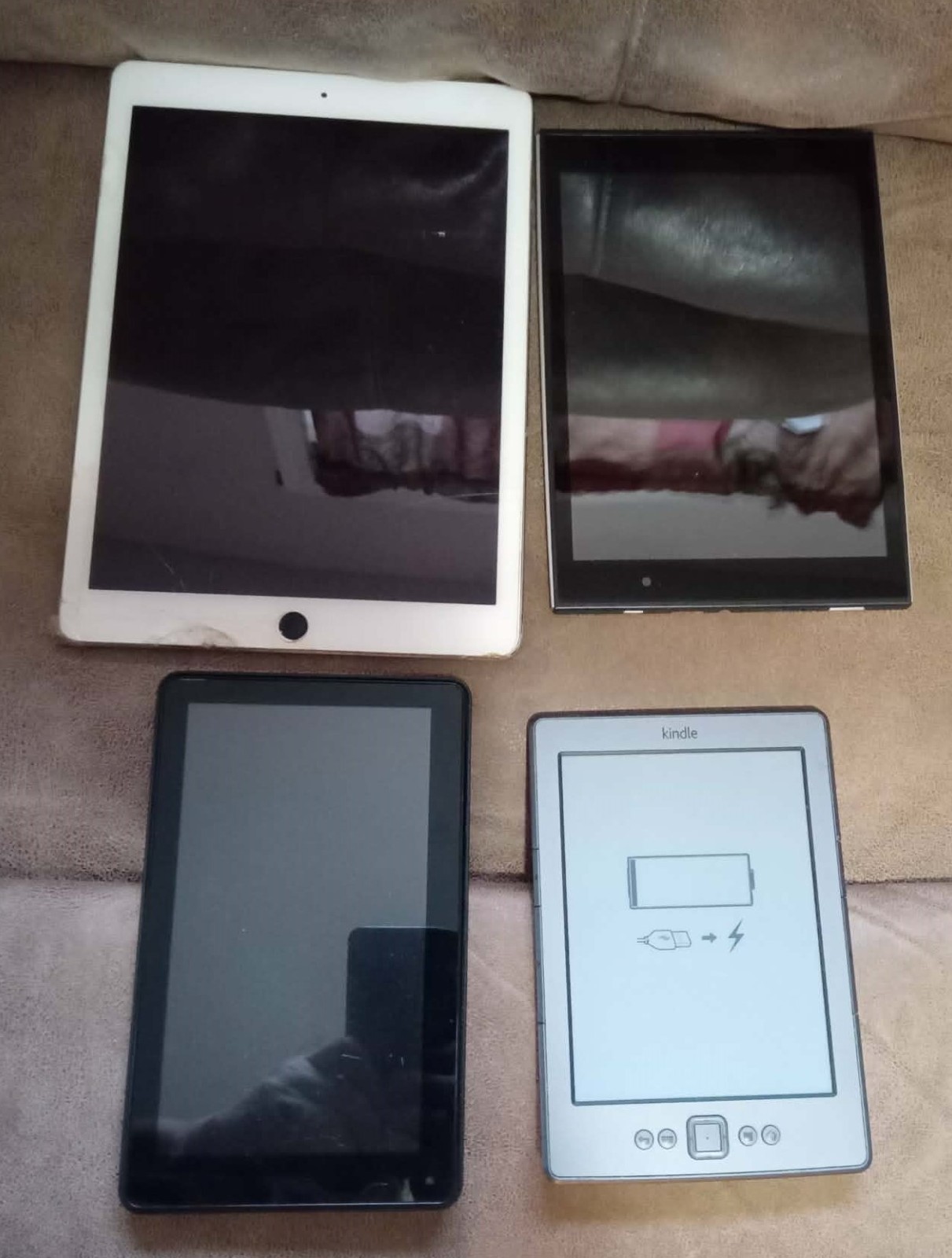 4 Mixed lot of Tablets, kindle, e reader PARTS ONLY