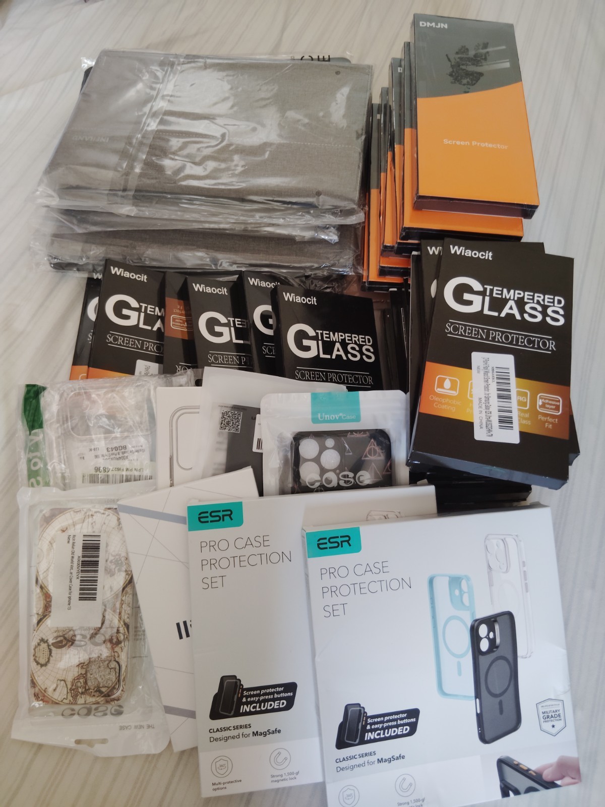 36PC NEW IPHONE + TABLET ACCESSORY RESELLER LOT – ALL SEALED iPhone 17, 13, 14
