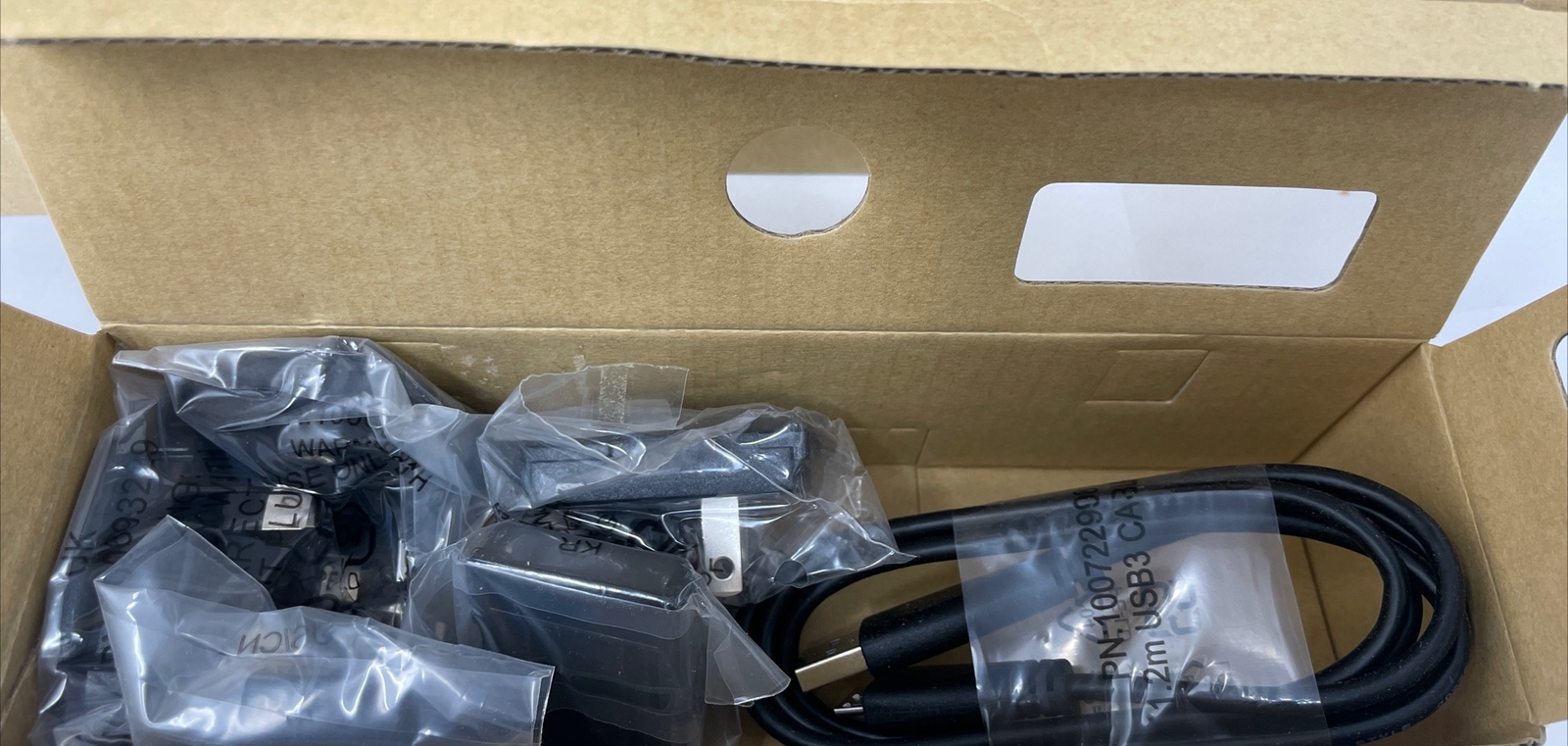 Power Adapter 1.5A and USB 3.0 Cable Kit Including Universal Inputs – Lot Of 12