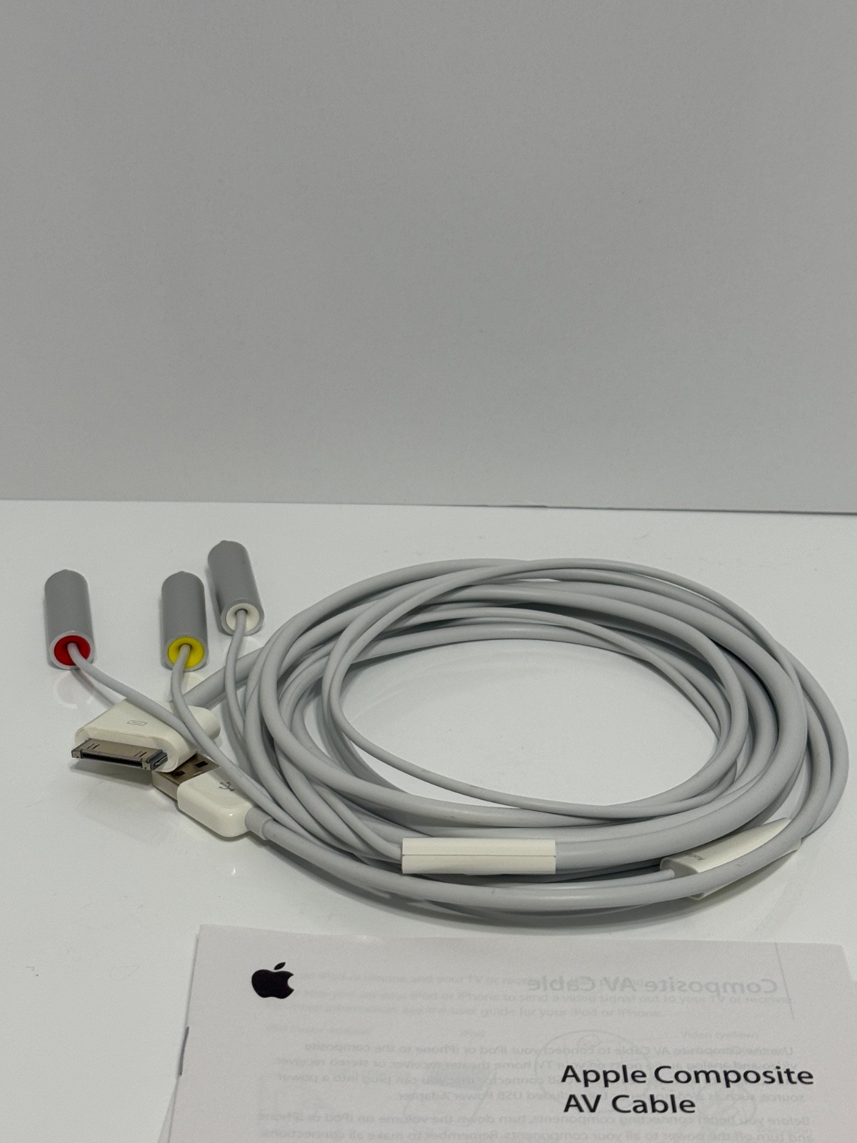 Apple iPod Composite AV Cable; For iPods with 30-Pin Connectors