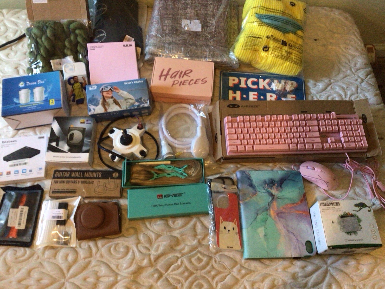 IGNee Mixed Lot Consumer Electronics Accessories Pink Keyboard Mouse & Cables