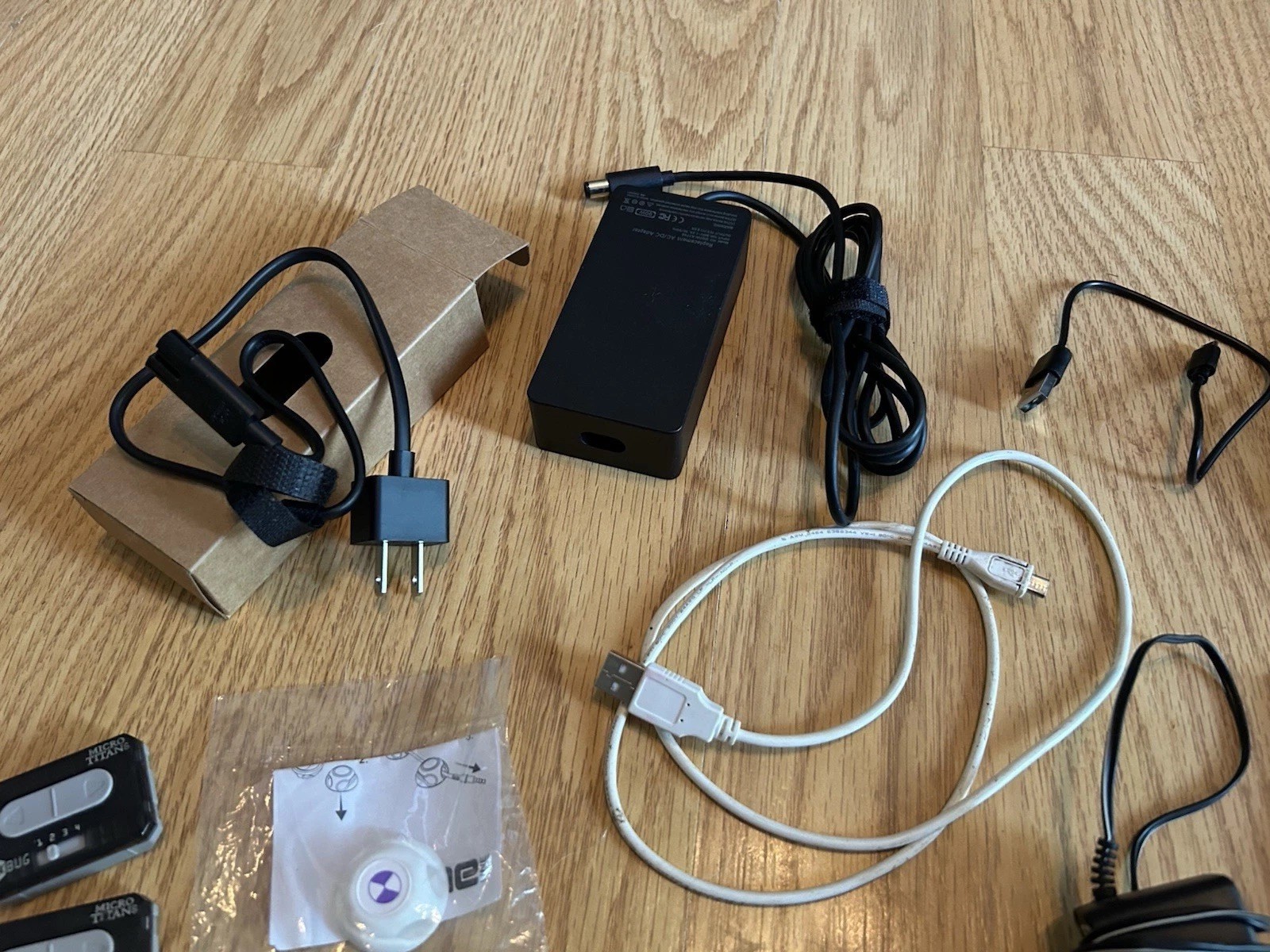 Electronic Cords And Controllers Lot 20 Pieces HP Charger Thunder Tumbler Micro