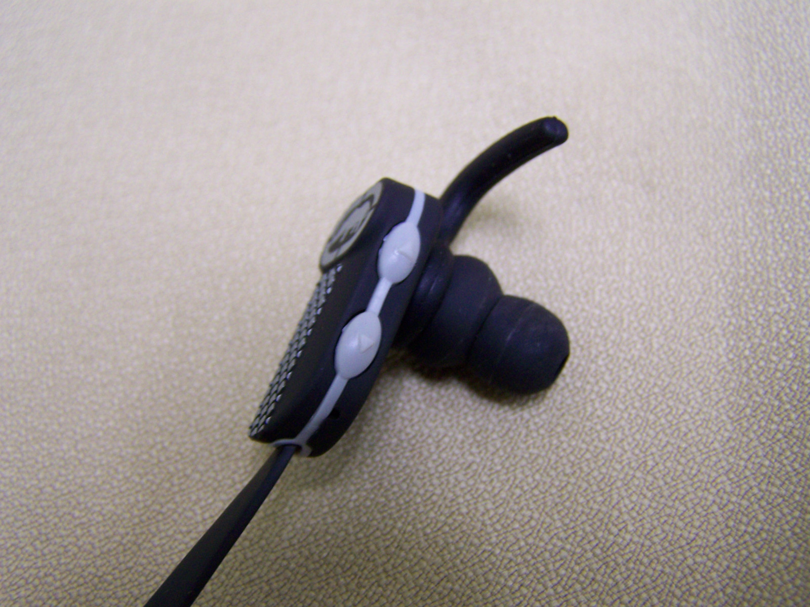 ECKOUNLTD Runner Bluetooth Earphones Black earbuds