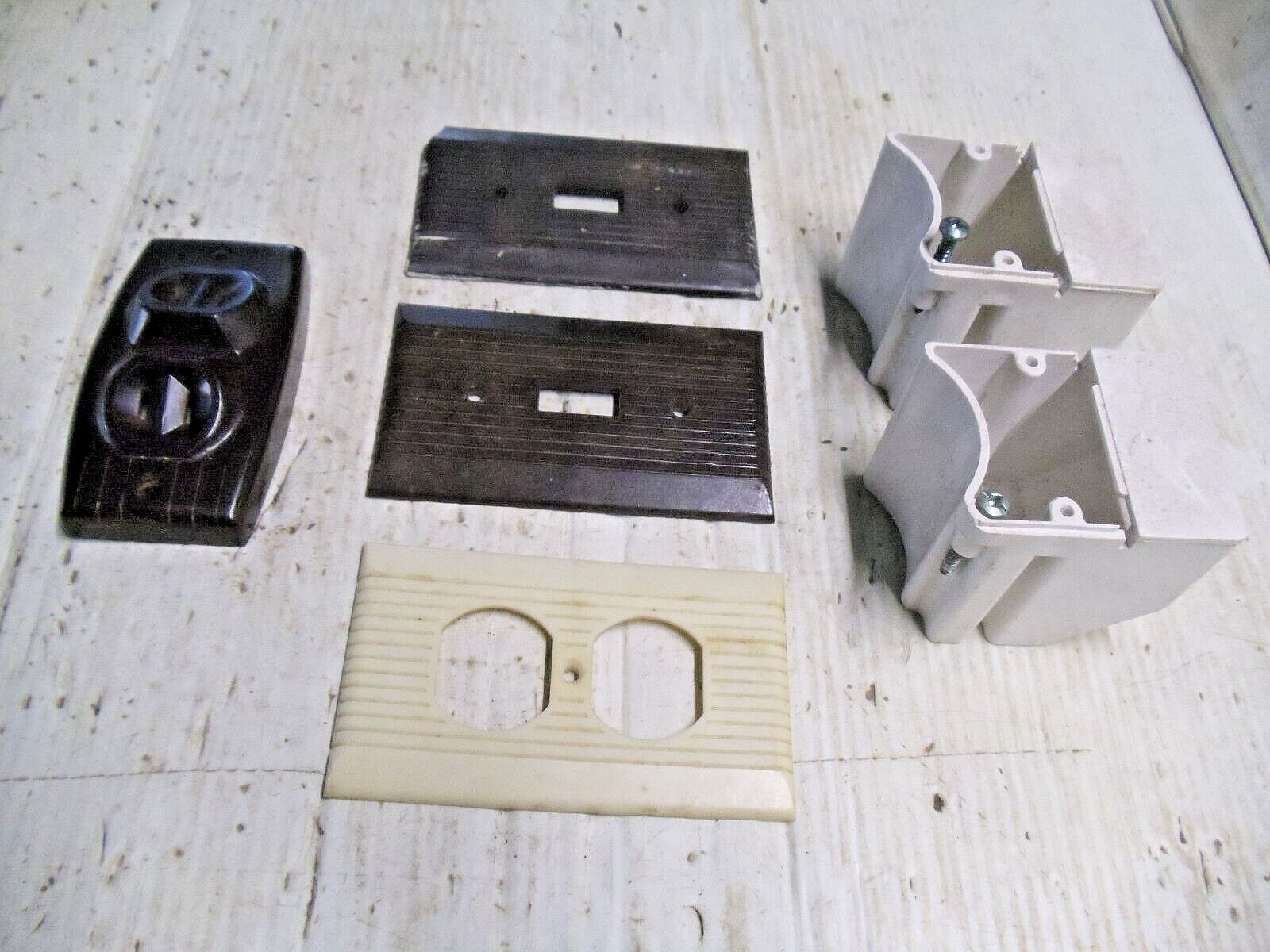 LOT MISC. ELECTRIC ELECTRICAL PARTS OUTLET COVER BOX