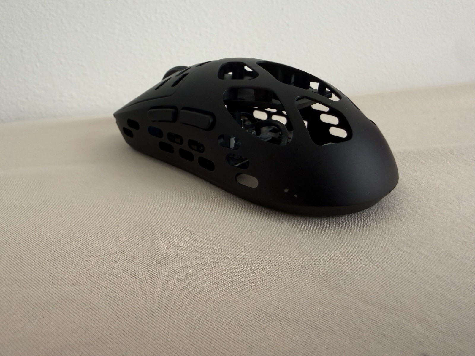 Ajazz Mouse, Gamesir Controller, Earfun Earbuds, Dual USB Cable, X-Raypad Skates