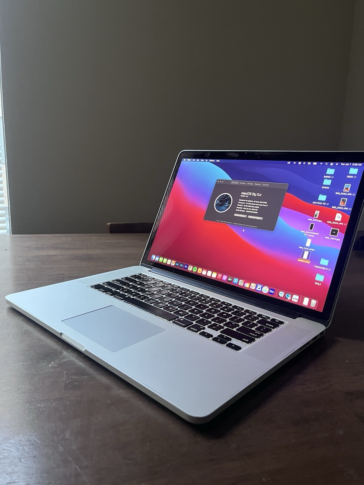 Macbook (2015, 250GB 16GB RAM) + iPad