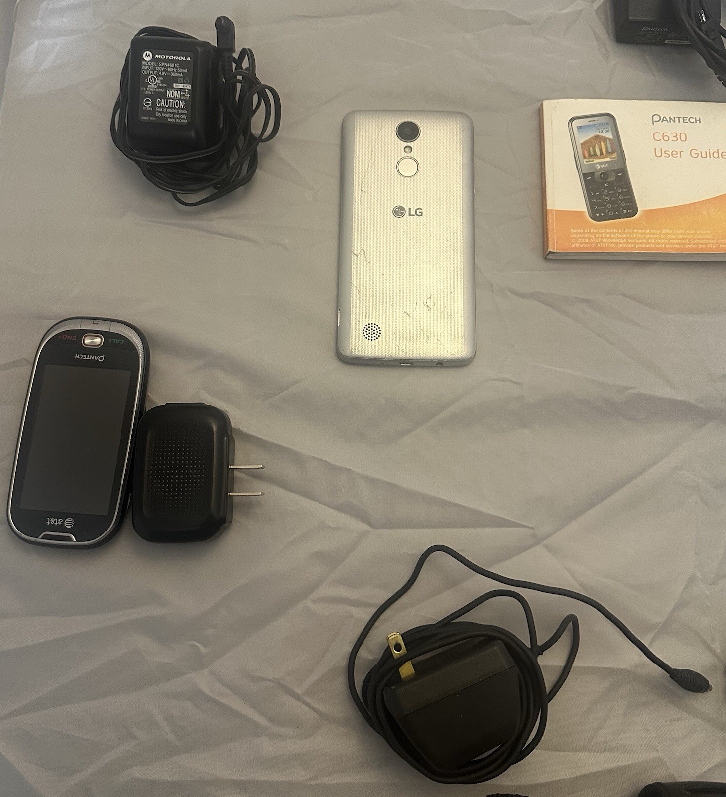 Vintage Phone Lot (Nokia, Etc.) & Accessories FOR PARTS ONLY B7
