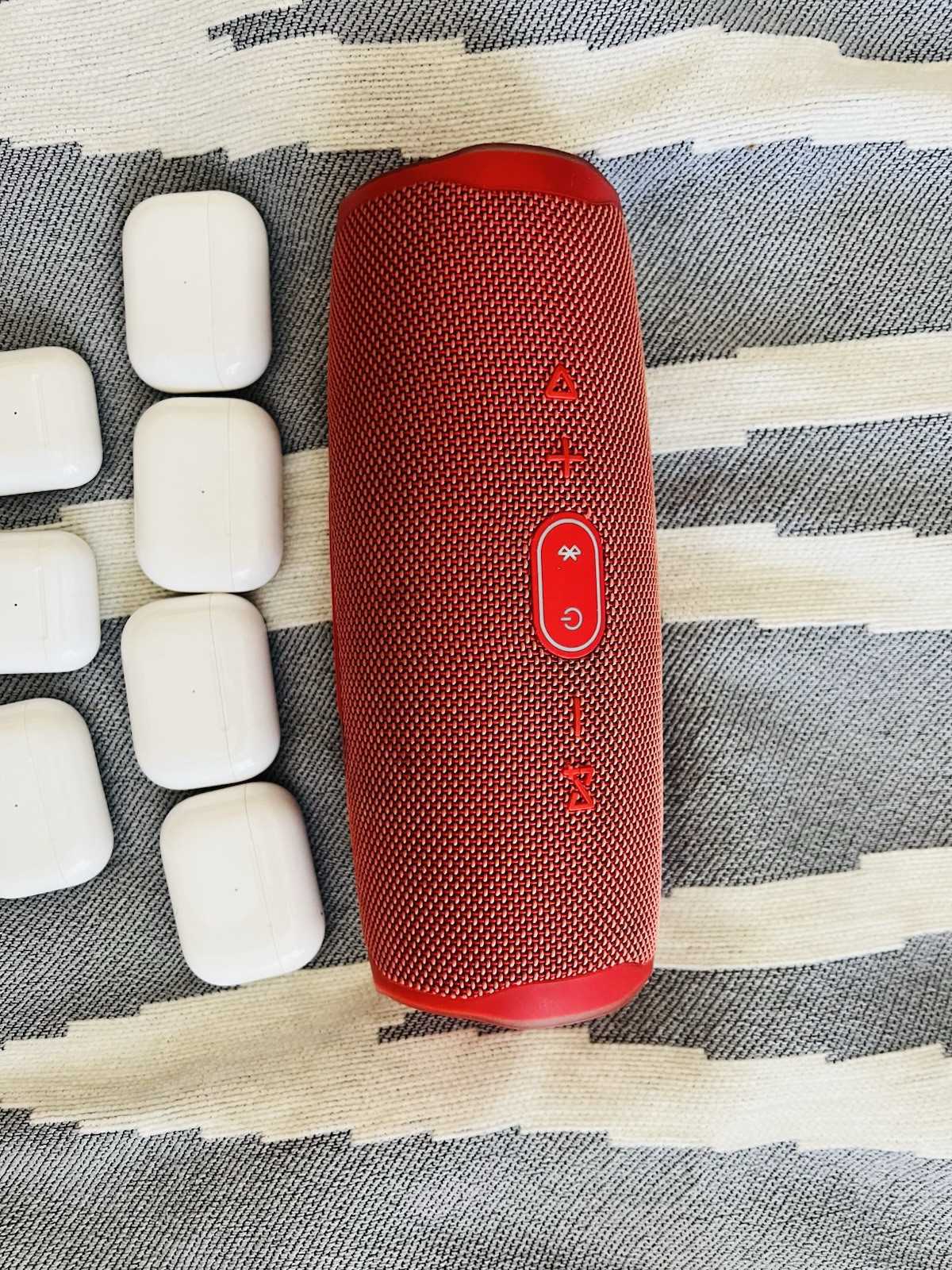 JBL 4 Speaker & AirPods (Non-Working/Parts)