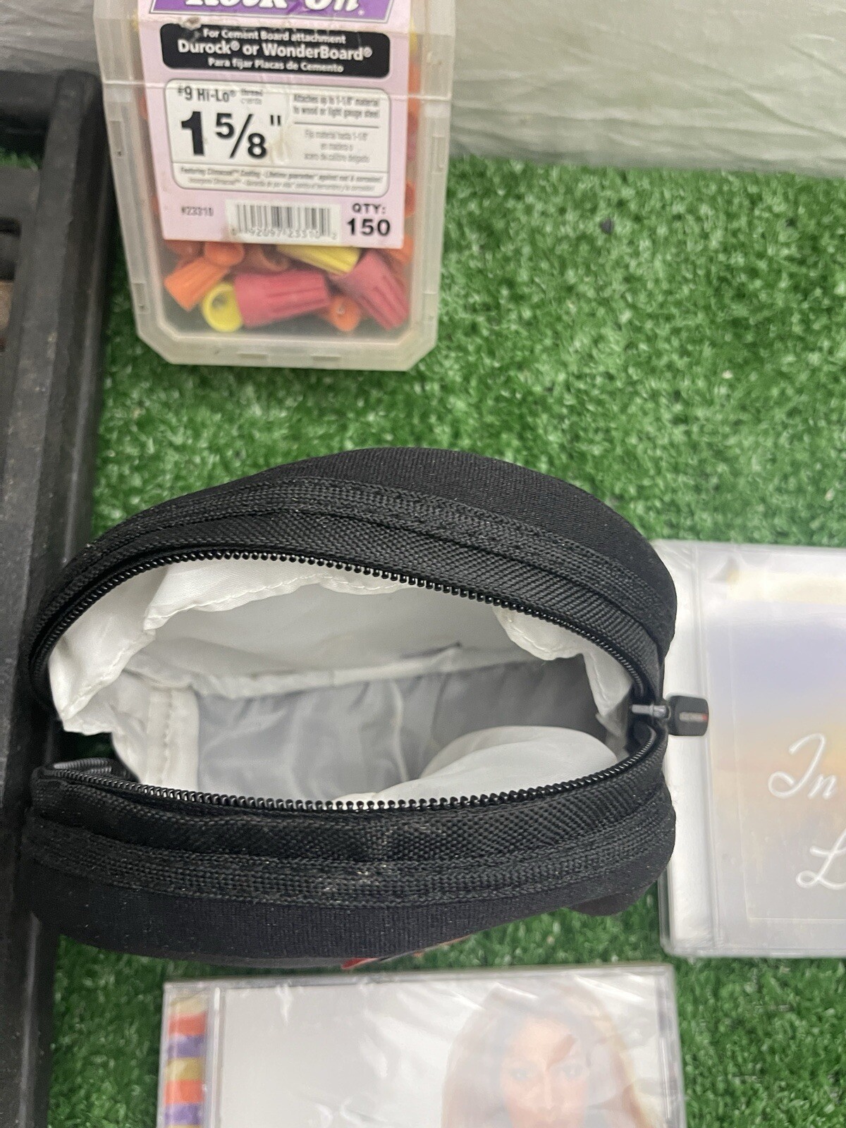 Lots Of Different Items-What You See In The Pictures Are What You Get.-Lot #03