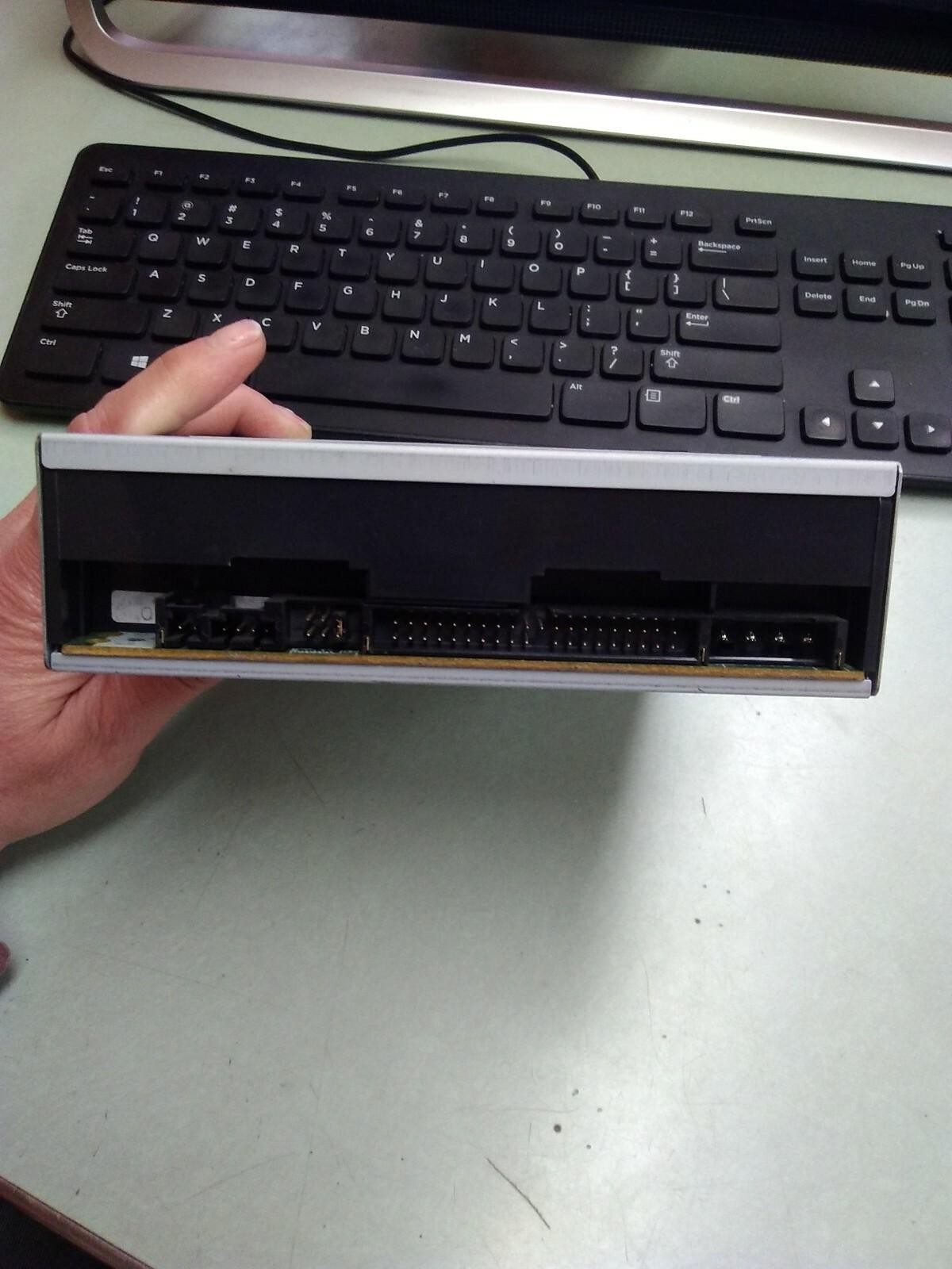 HITACHI GCR-8482B CD-ROM Drive COMPACT DISC 71P7375