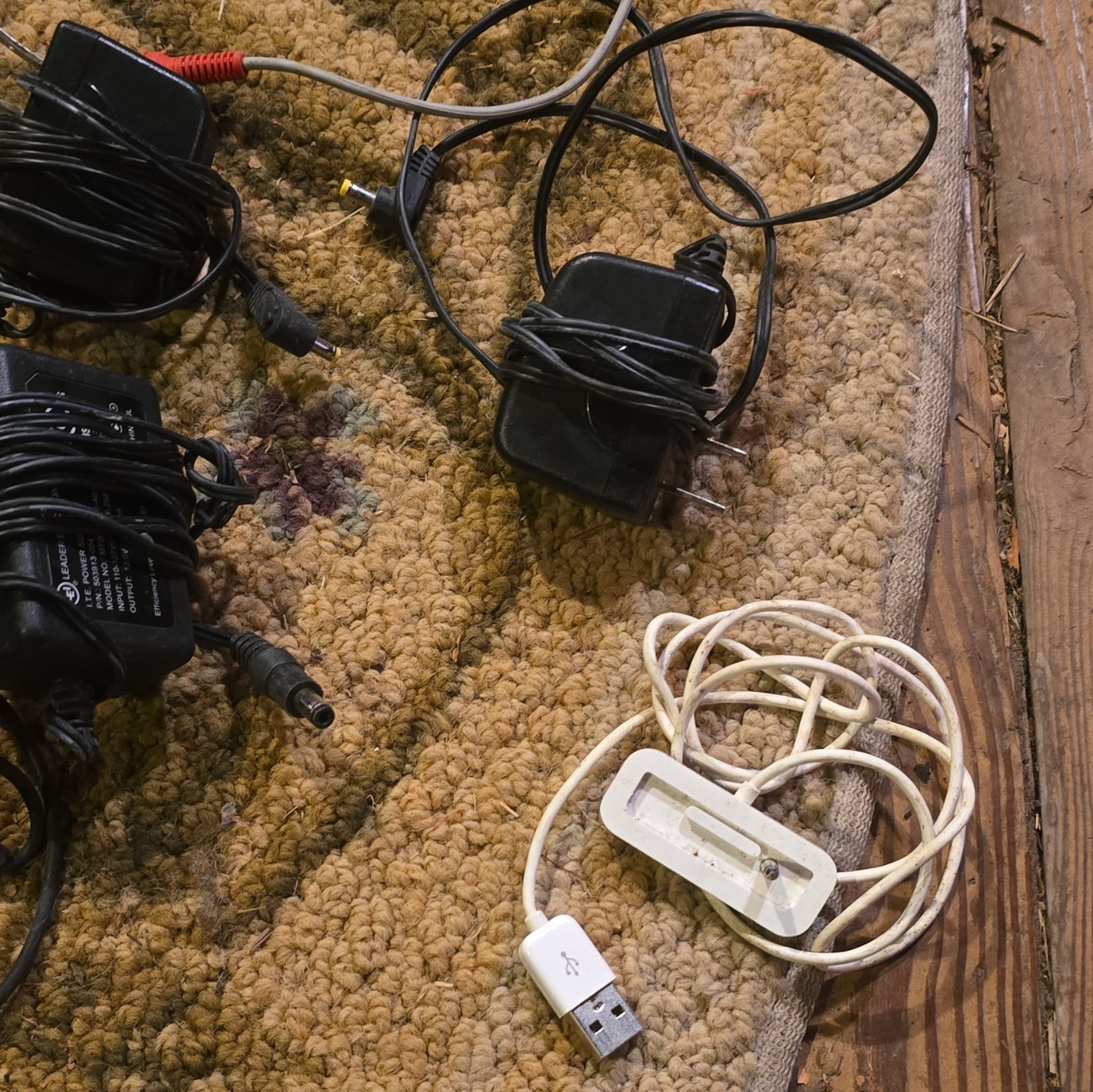 LARGE ASSORTMENT of Older Tech wires/chargers /power Cords /micro USB /others