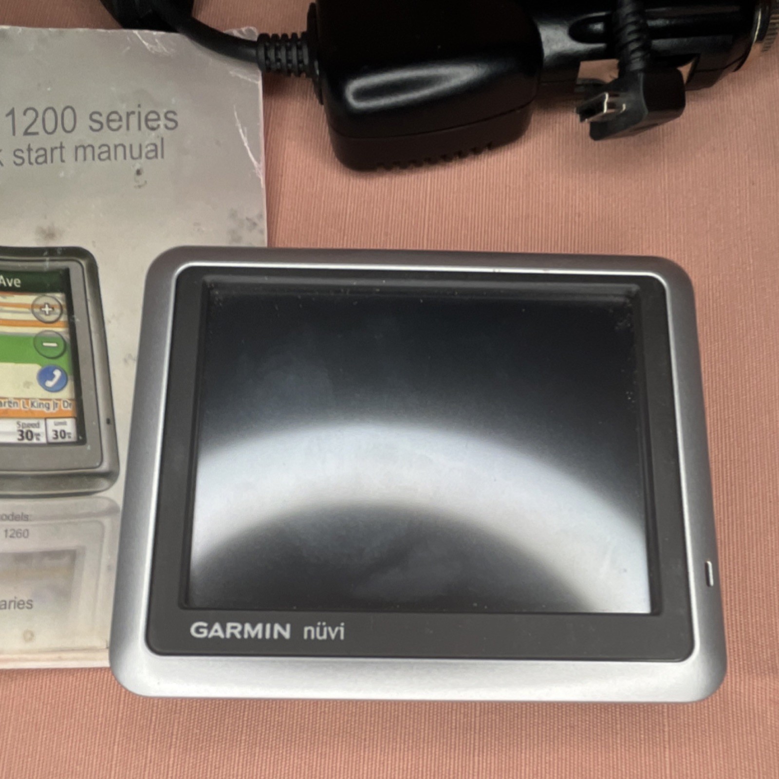Garmin nüvi 1250 3.5″ Automotive GPS w/ Car Charger, USB, Manuals bundle