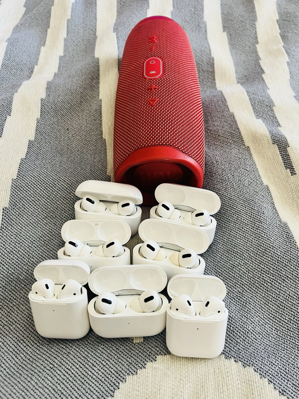 JBL 4 Speaker & AirPods (Non-Working/Parts)