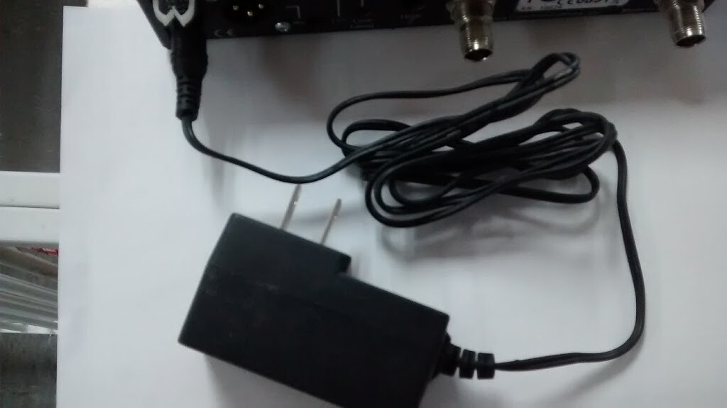 Power supply fr EV wireless mic RE-2 RE-3 R300 TELEX fmr500 fmr450 ac dc adaptor