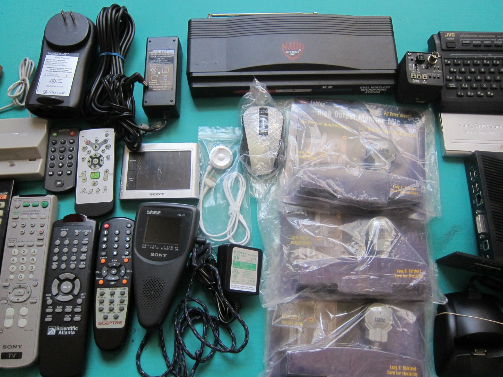 Mixed Lot of Electronics remote controls, mouse, Cisco Etheret Modules, etc, Z