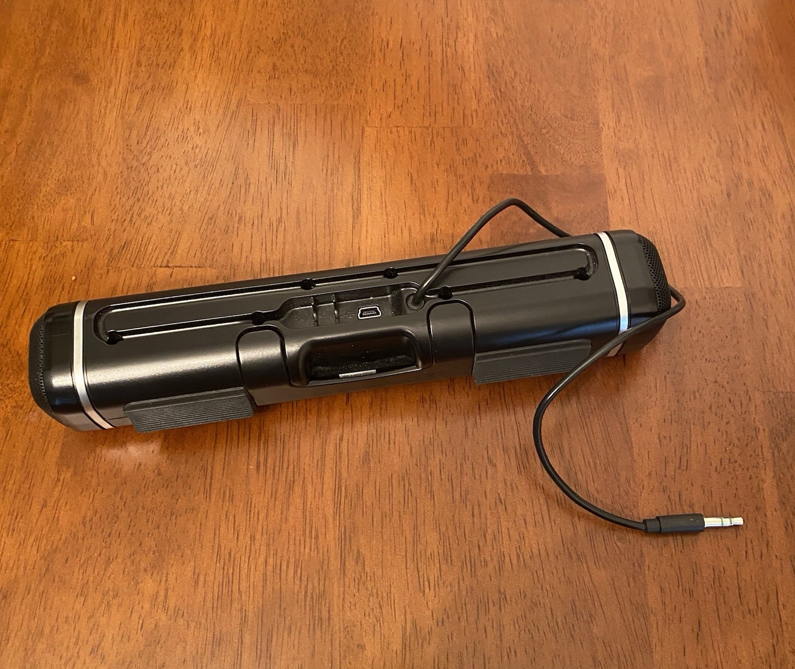 Logitech Speaker For Ipad To Provide Sound Quality With Charger And Storage Bag