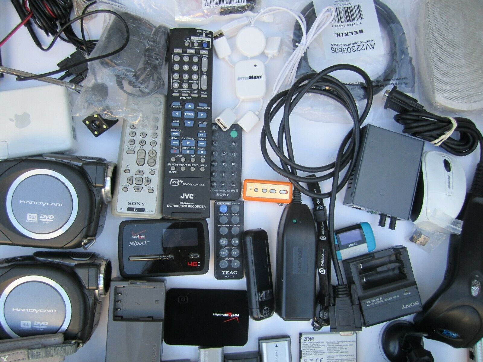 Mixed Lot of Electronics, remotes, Batteries, speaker more..50 pcs C